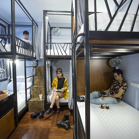 The Chi Novel Hostel Ханой Экстерьер фото