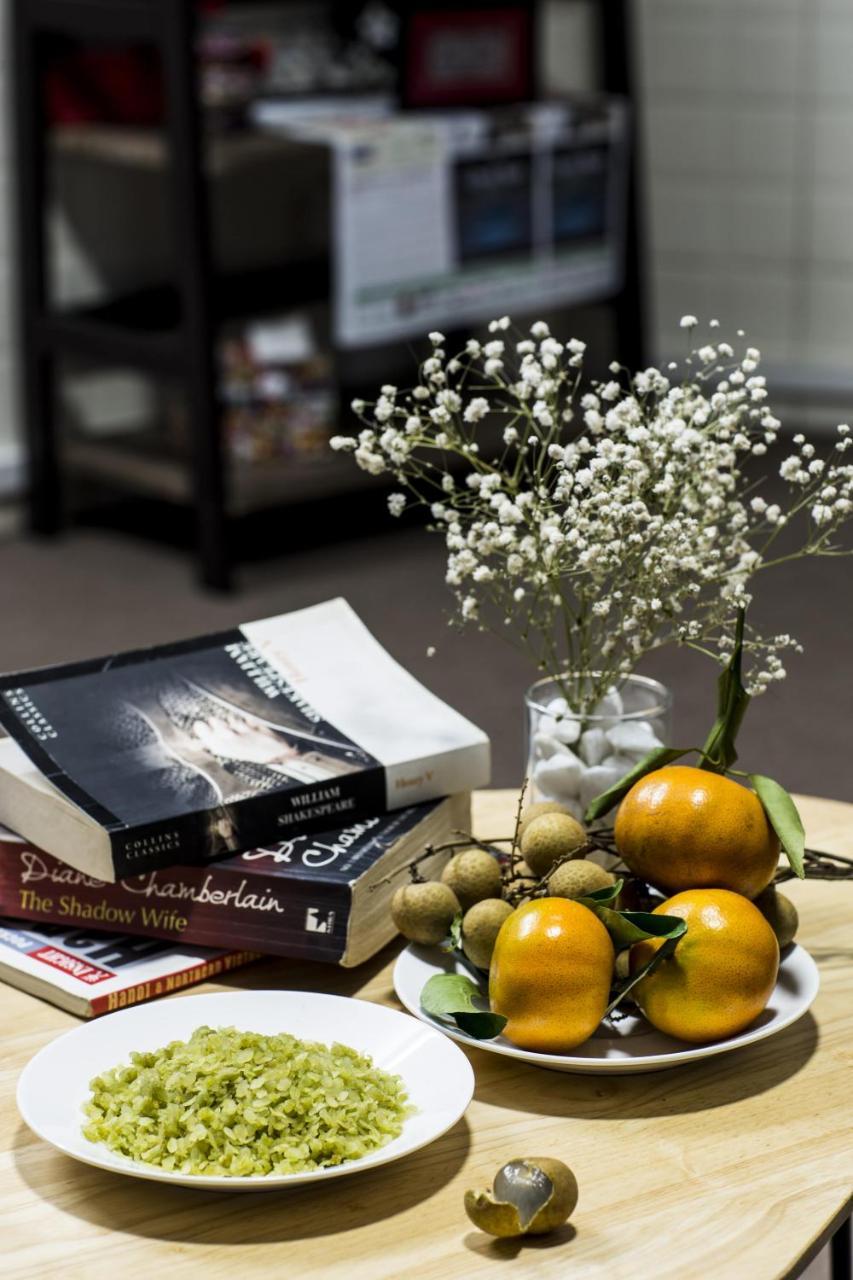 The Chi Novel Hostel Ханой Экстерьер фото